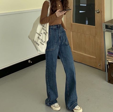 Baggy Jeans Outfit Korean Fashion, Aesthetic Korean Outfits Jeans, Korean Outfits Jeans, Widelegjeans Outfit Korean, Korean Jeans Outfit, Fitted Jeans Outfit Korean, Jeans Outfit Korean, Brown Turtleneck Outfit, Dress Over Jeans Aesthetic Korean