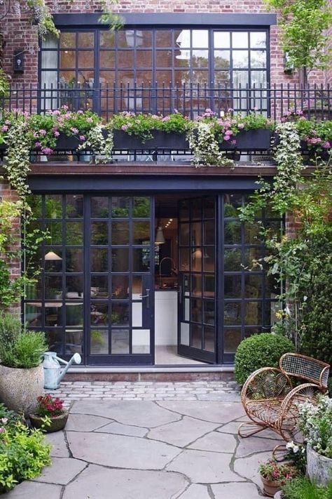 Eclectic Townhouse, West Village Townhouse, Famous Interior Designers, Apartment Patio, Greenwich Village, Design Exterior, City Garden, West Village, City Apartment