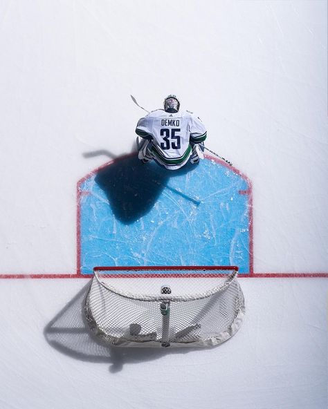 Canucks Wallpaper, Thatcher Demko, Hockey Painting, Vancouver Canucks Logo, Hockey Drawing, Hockey Cakes, Nhl Goalie, Trash Pandas, Hockey Shoes