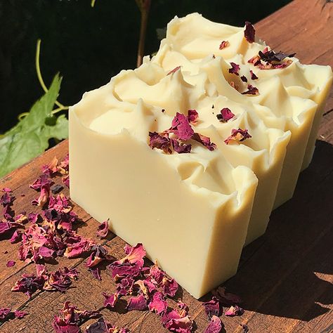 Easy Soap Making Recipes, Moisturizing Soap Recipe, Diy Soap Bars, Săpunuri Handmade, Cold Process Soap Recipes, Soap For Sensitive Skin, Soap Making Recipes, Soap Recipe, Soap Making Supplies