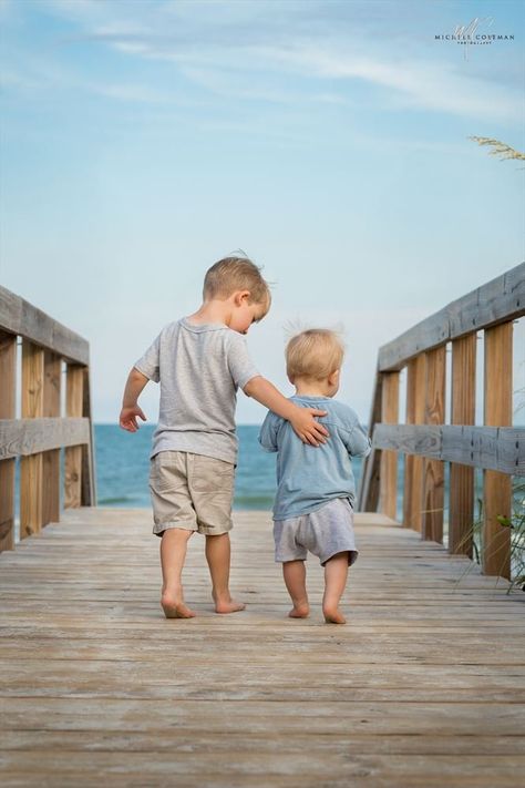 Beach Photoshoot Family, Brothers Photography, Brother Photos, Beach Photography Family, Family Beach Portraits, Kind Photo, Sibling Photography, Family Beach Pictures, South Carolina Beaches