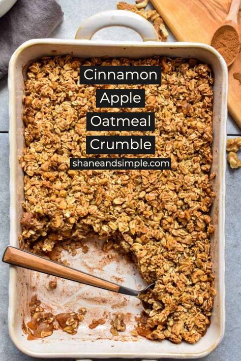 Oatmeal Apple Cake, Apple Crumble Recipe Easy, Apple Crumble With Oats, Cinnamon Apple Oatmeal, Healthy Breakfast Oatmeal, Vegan Apple Crumble, Crunchy Oatmeal, Oatmeal Crumble Topping, Baked Apple Oatmeal