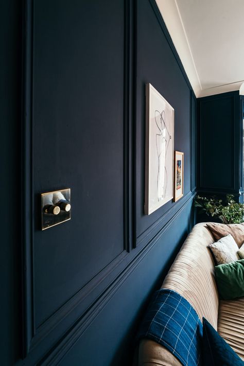 Dark Blue Feature Wall, Hallway Wall Colors, Dark Blue Paint Color, Dark Blue Rooms, Blue Feature Wall, Blue Walls Living Room, Blue Painted Walls, Unique Living Room, Blue Wall Colors