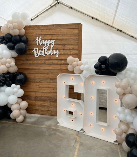 25 Beautiful And Creative Pallet Photo Backdrop Ideas Pallet Party Backdrop, Pallet Decoration Ideas Party, Birthday Photo Op Ideas, Rustic 60th Birthday Party Ideas, Mens Birthday Backdrop Ideas, 75th Birthday Backdrop Ideas, Mens Birthday Backdrop, Masculine Backdrop, Pallet Backdrop With Balloons