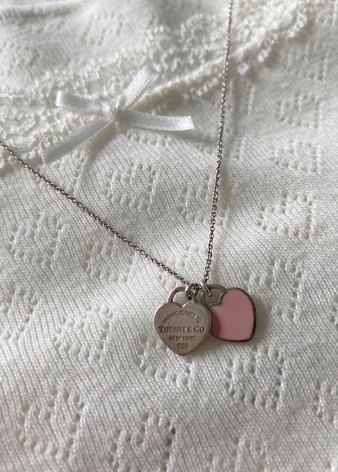 Tiffany And Co Pink, Pink Heart Necklace, Tiffany And Co Jewelry, Tiffany And Co Necklace, Tiffany Necklace, Jewelry Accessories Ideas, Classy Jewelry, Jewelry Lookbook, Stacked Jewelry