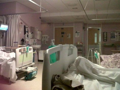 Hospitalcore Aesthetic, Hospital Photography, Hospital Room, Mental Hospital, Dreamcore Weirdcore, Medical Aesthetic, Medical Equipment, Creepy Cute, Aesthetic Pictures