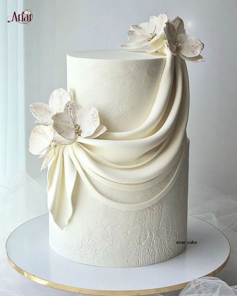 Cakes For Weddings Ideas, 25 Cake Ideas, White Birthday Cake Ideas, Wedding Cake Fondant, Cake For Wedding, Elegant Cake Design, Kue Macaroon, Wedding Cake Art, Wedding Cake Design