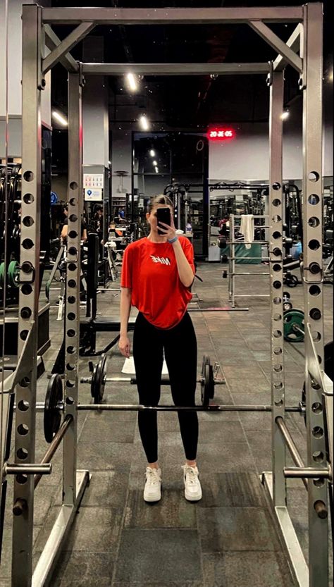 Ootd Gym, Gym Ootd, Muscle Mommy, Gymwear Outfits, Gym Pictures, Gym Aesthetic, Gym Photos, Fitness Wear Outfits, Cute Gym Outfits