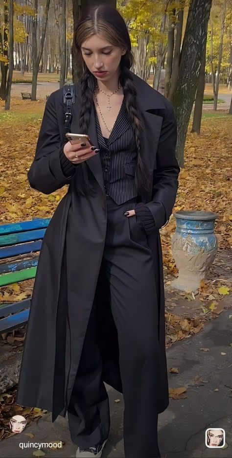 Dark Formal Outfit, Edgy Academia Outfits, Mafia Outfits Female, Grunge Business Casual, Academia Outfits, American Beauty, Coat Outfits, Mode Inspo, Goth Outfits