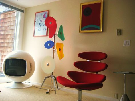 Tim Apicella Space Age Design Museum- 1961 Corona Chair, Foscarini Orbit Lamp, 1969 Keracolor TV Space Age Decor, Space Age Interior, Space Age Furniture, 70’s Decor, 60s Interior, 70s Interior, Retro Interior Design, Fun Furniture, Interior Vintage