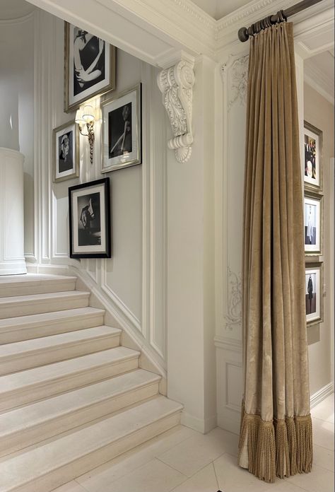 Ralph Lauren Upper East Side, New York Old Money Home, Aesthetic Night Life, Champagne And Caviar, Old Money House, Upper East Side Apartment, Silk Dresses, London House, Nyc Apartment, Upper East Side