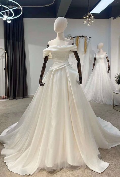 Mannequin With Dress, Satin Wedding Dress Aline, Corset Tulle Wedding Dress, Corset Wedding Dress Off The Shoulder, Wedding Dresses On Mannequins, Satin Wedding Dress Off The Shoulder, Wedding Dresses For Dancing, Off The Shoulder Wedding Dress Ball Gown, 80s Inspired Wedding Dresses