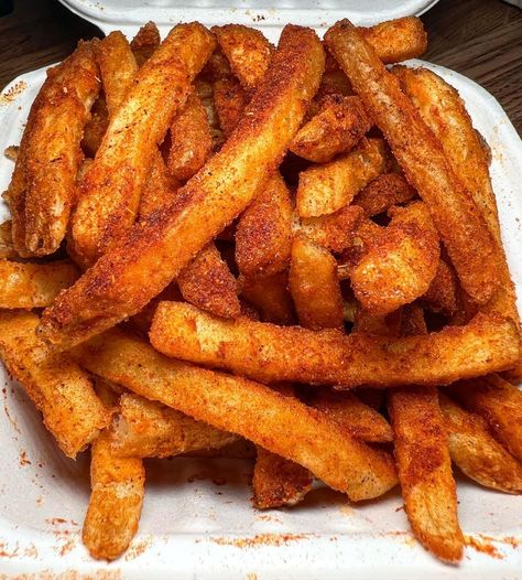 Samantha on Instagram: “🍟 HAPPY FRYYYDAYY 🍟 • Masala Fries • • @halalnout • #fries #friesbeforeguys #frieslover #frenchfries #fryday #masala #halal #food…” Masala Fries, Eating Food Funny, Halal Food, Halal Recipes, Food Therapy, Island Food, Healthy Homemade Recipes, Yummy Comfort Food, Food Videos Cooking