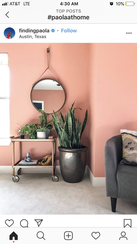 Salmon Bedroom, Pink Kitchen Walls, Beige Bank, Pink Bedroom Walls, Peach Walls, Living Room Wall Color, Accent Wall Colors, Room Wall Colors, Casa Vintage