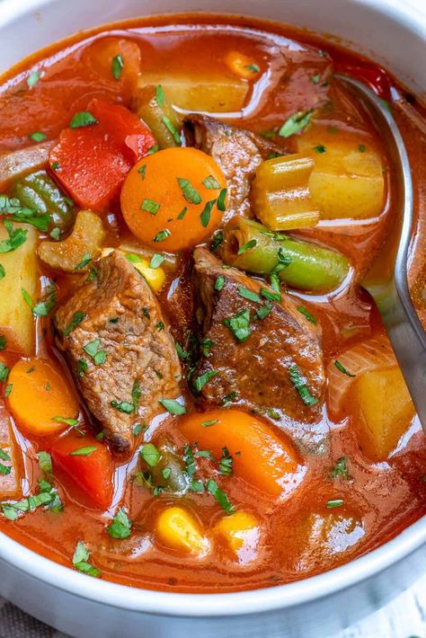 how to make beef soup Beef Stew Soup, Homemade Vegetable Beef Soup, Spaghetti With Ground Beef, Easy Beef Stew, Fitness Meals, Chicken Tikka Masala Recipes, Ground Beef Pasta, Beef Soup Recipes, Ground Beef And Potatoes