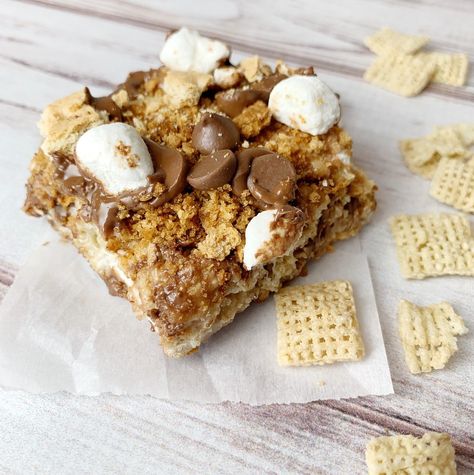 S'mores Chex Cereal Treats Chex Cereal Treats, Chex Cereal Bars, Peanut Butter Oat Bars, Chocolate Pie With Pudding, Chocolate No Bake Cookies, Smore Recipes, Chex Cereal, Marshmallow Treats, Cereal Treats