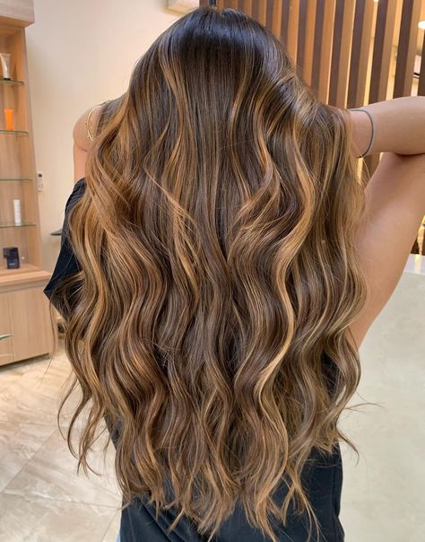 Highlights Brown Hair Balayage, Light Brunette Hair, Balayage Hair Caramel, Balayage Ideas, Brown Wavy Hair, Highlights Curly Hair, Brown Hair Inspo, Brunette Hair With Highlights, Caramel Balayage