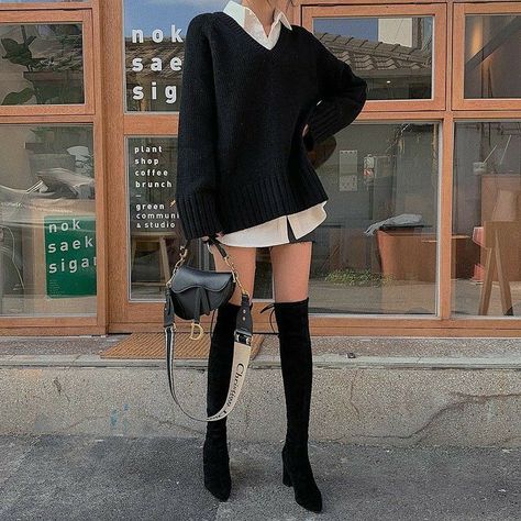 Academia Fashion, Korean Girl Fashion, Looks Black, Mode Inspo, Looks Chic, Long Boots, 가을 패션, Edgy Outfits, Korean Street Fashion