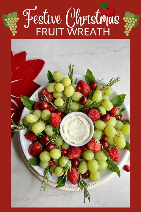 Festive Fruit Platter, Christmas Fruit Salad, Holiday Fruit, Fruit Appetizers, Fruit Platter Designs, Fruit Wreath, Christmas Platter, Winter Fruit, Christmas Fruit