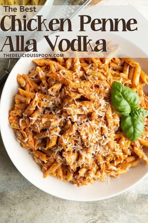 A delicious creamy sauce, tender chicken, penne pasta, and loads of flavour make Chicken Penne Alla Vodka an absolute favourite in our house. #chickenpenneallavodka #pennaallavodka #penneallavodkasauce #penneallavodkawithchicken #pennerecipes #easyitalianrecipes #quickdinnerideas Penne Alla Vodka Recipe, Red Sauce Pasta Recipe, Penne Vodka, Chicken Penne Pasta, Vodka Sauce Pasta, Penne Recipes, Penne Alla Vodka, Chicken Penne, Vodka Pasta