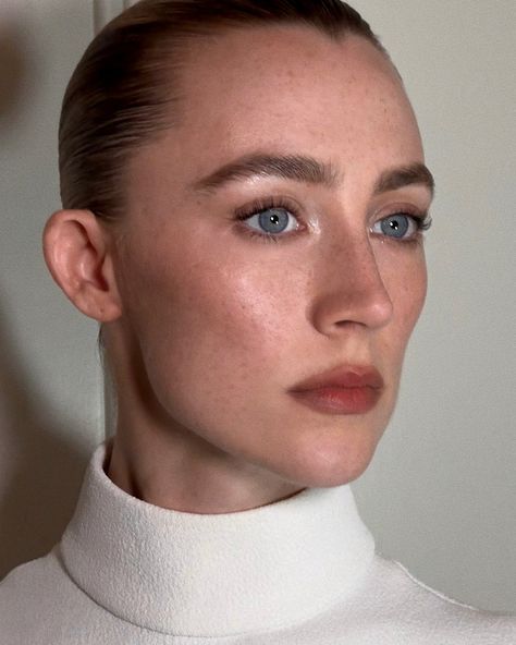 Nina Park 박니나 | Saoirse for the premiere of BLITZ at London Film Festival. styling @daniellegoldberg hair @brycescarlett makeup #ninapark #saoirseronan… | Instagram Saoirse Ronan Makeup, Nina Park Makeup, Saoirse Ronan Hair, Makeup Up Close, London Blitz, White Louis Vuitton, Classic Makeup, London Film, Saoirse Ronan