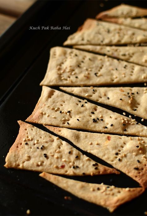 Crispy Lavash Chips Recipe (with whole wheat flour) Lavash Chips, Baked Indian Snacks, Lavash Crackers, Lavash Recipes, Soft Bread Recipe, Savoury Biscuits, Homemade Crackers, Veg Dishes, Nut Recipes