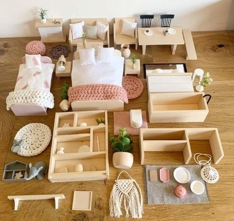 Ikea Dollhouse, Travel Dollhouse, Barbie House Furniture, Dollhouse Furniture Diy, Medium Suitcase, Diy Barbie House, Modern Dollhouse Furniture, Doll Furniture Diy, Diy Barbie Furniture