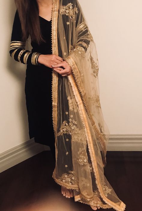 #black #velvet #punjabisuit #golden #netdupatta Golden Dupatta, Culture Clothes, Simple Suit, Eastern Dresses, Desi Style, Pakistani Dress, Punjabi Suit, Suit Design, Dress Indian