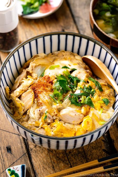 Oyakodon is cooked in one pan where the onions, chicken, and egg are simmered in an umami-rich, dashi-based sauce. It is then poured over a bowl of fluffy steamed rice. Simple, delicious, and utterly comforting, this is the kind of one-bowl meal you can cook in less than 30 minutes! #oyakodon #donburi #ricebowl | Easy Japanese Recipes at JustOneCookbook.com Dashi Sauce, Chicken And Egg Rice Bowl, Yakimeshi Recipe, Oyakodon Recipe, Donburi Recipe, Egg Rice Bowl, Egg Rice, Japanese Chicken, Easy Japanese Recipes