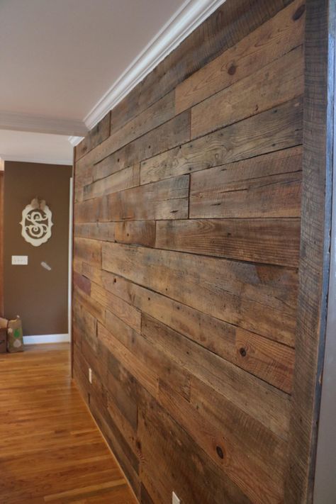 Headboard Kitchen, Wood Accent Wall Bedroom, Barnwood Accent Wall, Walls Interior Design, Barnwood Ideas, Wood Shiplap Wall, Wood Walls Living Room, Reclaimed Wood Accent Wall, Accent Wall In Kitchen