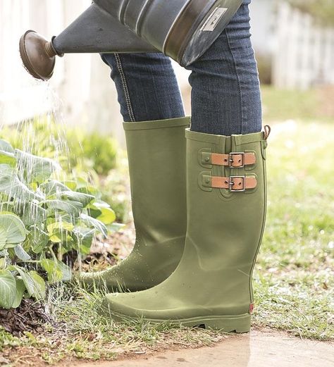 Land Girls, Yard And Garden, Garden Clogs, Hunter Rain Boots, Rubber Boot, Outdoor Products, Waterproof Shoes, Rubber Boots, A Perfect Day