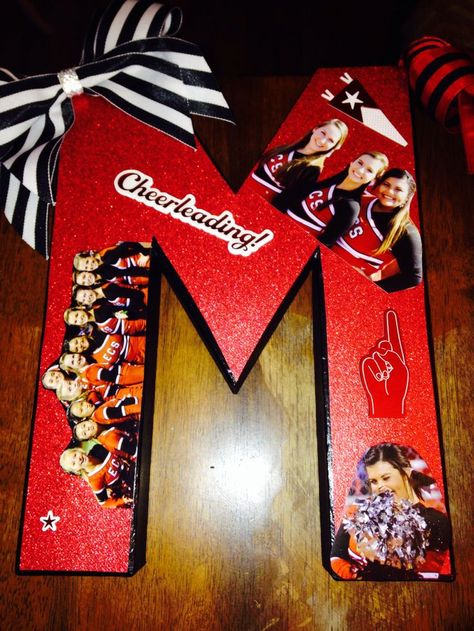 CHEERLEADING GIFTS | Cheerleader Gift Ideas Cheer Locker Decorations, Cheer Decorations, Cheer Banquet, Cheerleader Gifts, Cheer Posters, Dance Team Gifts, Cheer Spirit, Cheer Camp, Senior Night Gifts