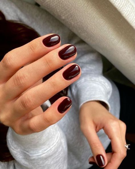 Kutek Disney, Wine Nails, Maroon Nails, Nagel Tips, Smink Inspiration, Casual Nails, Her Nails, Red Nail Polish, Makijaż Smokey Eye