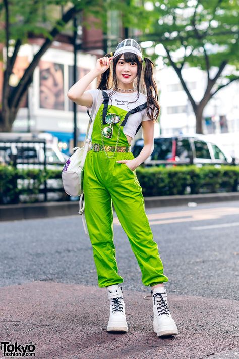 Tokyo Fashion — Japanese idol and Harajuku street snap model... Japan Street Fashion, Mode Harajuku, Rainbow Backpack, Rose Apple, Japan Fashion Street, Harajuku Fashion Street, Tokyo Street Fashion, Harajuku Girls, Street Snap