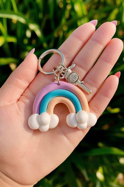 Air Soft Clay Ideas, New Clay Ideas, Cute Keychain With Clay, Clay Keyrings Diy, Craft With Clay Ideas, Air Dry Polymer Clay Ideas, Air Dry Clay Art Projects Easy, Cute Clay Stuff To Make, Art With Clay Ideas