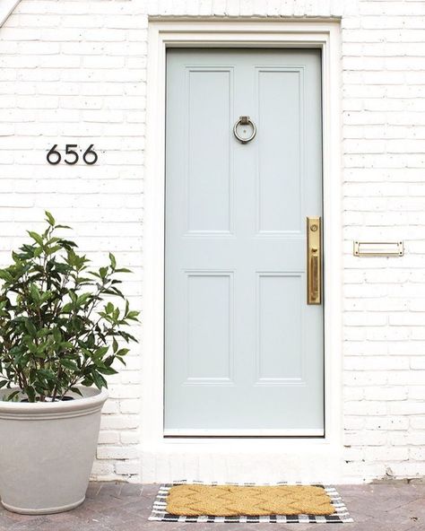 Ice blue door! Entrance Walkway, Colonial Modern, Entry Styling, Charleston House, Blue Front Door, Front Door Paint Colors, Modern Renovation, Door Paint Colors, Painted Front Doors