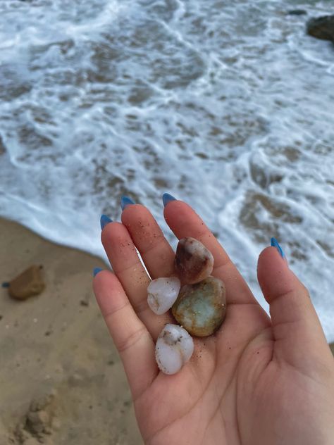 Rock Hunting Aesthetic, Collecting Rocks Aesthetic, Crystal Hunting At The Beach, Rock Collecting Aesthetic, Crystals Hunting, Spiritual Mermaid, Nadia Core, Beach Crystals, Crystal Hunting