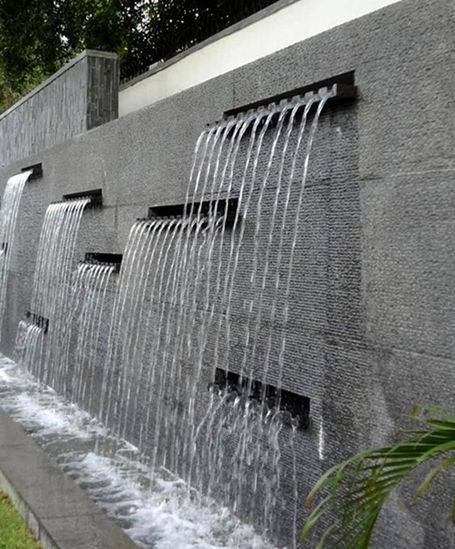 Indoor Waterfall Wall, Outdoor Waterfall Fountain, Interior Decoration Ideas, Stone Water Features, Outdoor Wall Fountains, Water Wall Fountain, Kolam Air, Water Fountain Design, Taman Air