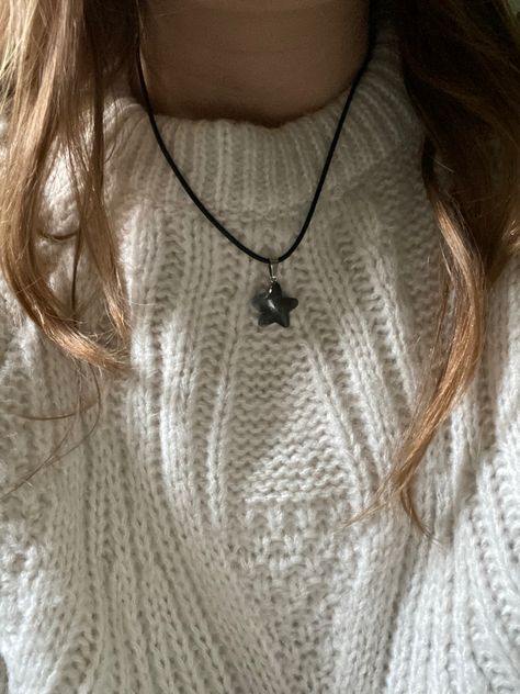 Star Necklace Aesthetic, Jewlery Aesthetic, Aesthetic Sweaters, Necklace Aesthetic, Jewlery Necklace, Star Necklace, Jewelry Accessories, Fashion Inspo, Necklaces