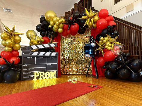 Hollywood Prom Shirts, Hollywood Nights Prom Theme, Oscar Prom Theme, Old Hollywood Balloon Arch, Hollywood Prom Centerpieces, A Night In Hollywood Theme, Red Carpet Prom Theme Decoration, Old Hollywood Hoco, Hollywood Balloon Arch