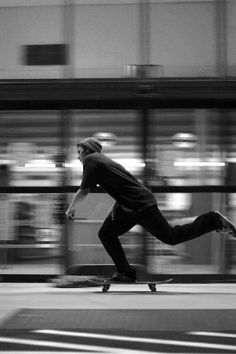 Action Photography Ideas, Speed Aesthetic, Panning Photography, Motion Blur Photography, Movement Photography, Shutter Speed Photography, Skate Photos, Blur Photography, Fast Shutter Speed