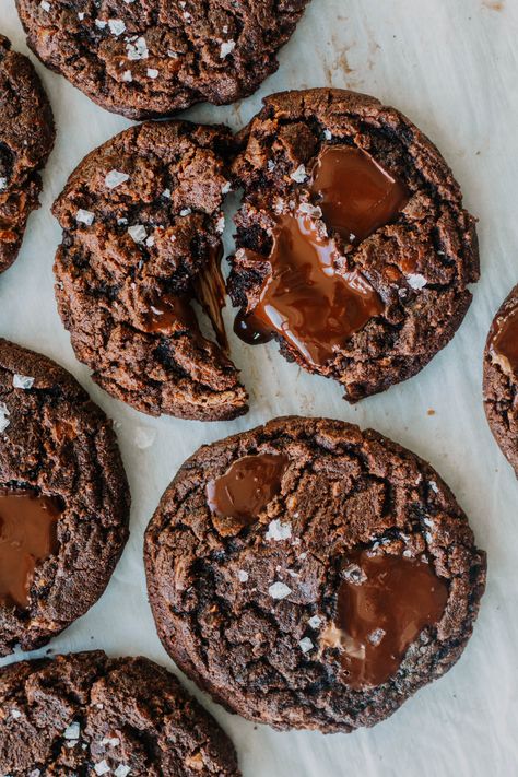 Chocolate Espresso Cookies, Espresso Cookies, Espresso Cookie, Coffee Cookies, Chocolate Espresso, Simple Kitchen, Double Chocolate, Chocolate Coffee, Cookie Desserts