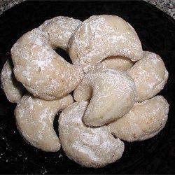 Mamool or Ma'amoul Allrecipes.com Wine Cookies, Italian Bakery, Lebanese Cuisine, Algerian Recipes, Tart Molds, Italian Recipes Traditional, Filled Cookies, Italian Cookies, Lebanese Recipes