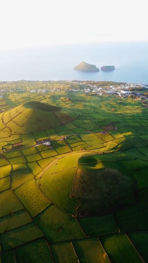 braybraywoowoo on Instagram: I had the opportunity to explore the absolutely STUNNING Terceira Island with @azoresgetaways 🏝 ⠀⠀⠀⠀⠀⠀⠀⠀⠀⠀⠀⠀⠀ The Azores are an archipelago… Terceira Island, Terceira Azores, North Atlantic Ocean, The Azores, Fever Dream, Dream Places, Atlantic Ocean, Travel Adventure, Archipelago