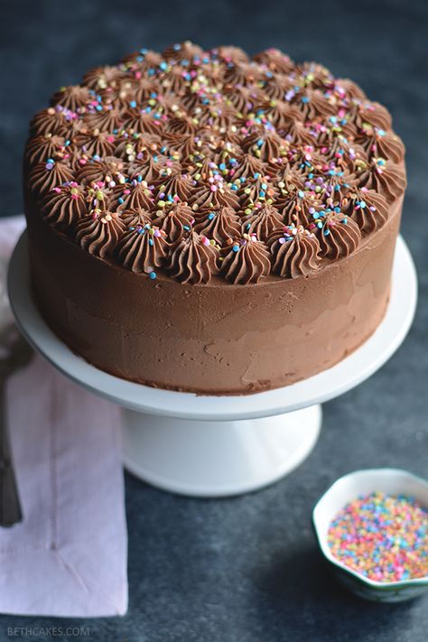 Yellow Cake with Chocolate Frosting and Spring Cleaning with OXO Cake Frosting Designs, Yellow Cake With Chocolate Frosting, Cake With Sprinkles, Frosting Ideas, Cake With Chocolate Frosting, Chocolate Cake Designs, Mini Torte, Cake Frosting Recipe, Cookie Cake Birthday