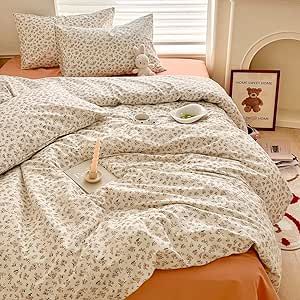 Comfy Duvet Cover, Duvet Cover Sets Aesthetic, Cottagecore Duvet Cover, Bedroom Duvet Covers Ideas Color Schemes, Vintage Floral Bedding, Twin Bed Aesthetic, Cute Bedding Aesthetic, Floral Bedding Aesthetic, Bedding Coquette