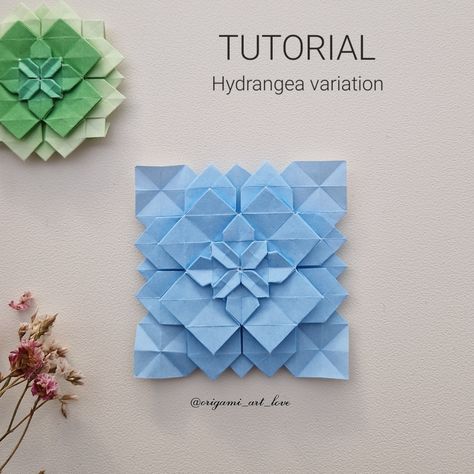 In this video tutorial you will learn how to fold a origami Hydrangea variation inspired by my favorite origamiartist Shuzo Fujimoto. Geometric Origami Tutorial, Paper Folding Techniques Tutorials, Japanese Origami Aesthetic, Origami Stationary, Tessellation Origami, Origami Advanced, Origami Tesselations, Origami Hydrangea, Paper Folding Designs