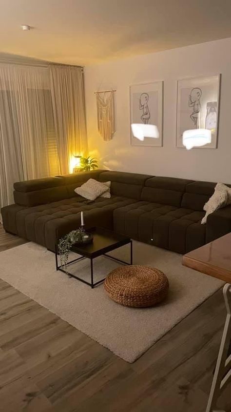 Chocolate Couch Living Room Ideas, Brown Couch Living Room Ideas Modern, Chocolate Brown Couch Living Room Ideas, Living Room With Brown Couch, Office Decor Dark, Brown Couch Decor, Apartment Fever, Dark Brown Couch Living Room, Farmhouse Home Decor Ideas