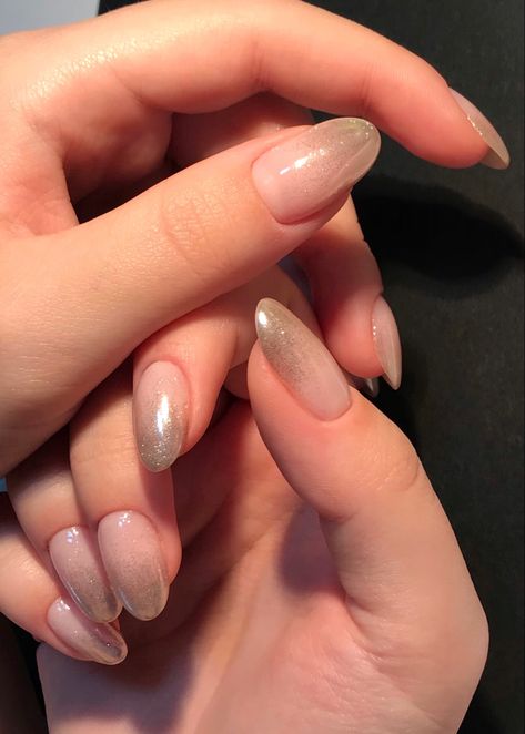 short almond shaped nails, nude with silver chrome ombre, classic clean nail art design, work nails inspo, gel nails Gold Silver Ombre Nails, Gelx Apres Nails Short Almond, Beige Nails Ombre, Nye Neutral Nails, Ombré Silver Nails, Silver Chrome Nails Designs Short, Subtle Shimmer Nails, Chrome Ombre Nails Almond, Ombre Shimmer Nails