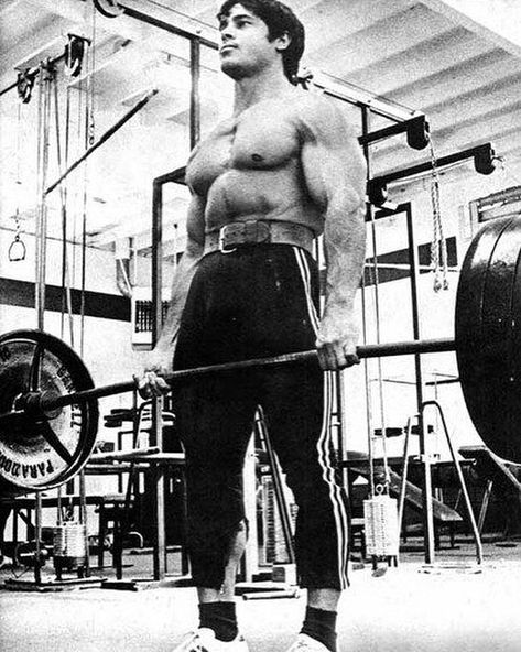 Franco Columbu The Sardinian Strongman 2X Mr. Olympia. #francocolumbu #goldenaesthetics #mrolympia #sardinianstrongman #goldenera #themeccaofbodybuilding #bodybuilding #musclenation #goldeneraofbodybuilding #goldsgymvenice #classicbodybuilding #bodybuilder #oldschoolbodybuilding #gym #pumpingiron #flex #musclebeach #deadlift #deadlifts Old Bodybuilder, Frank Zane, Gym Poster, Muscle Beach, Workout Splits, Olympic Weightlifting, Pumping Iron, Mr Olympia, G Man